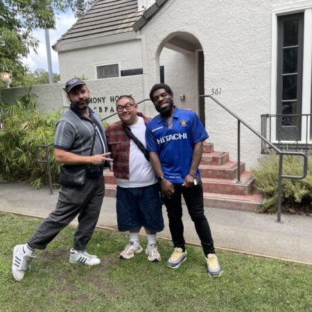 group photo in front of HH 2